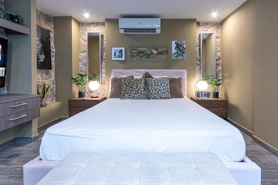 Bed, Photo of the whole room, Bedroom, internet, air conditioner