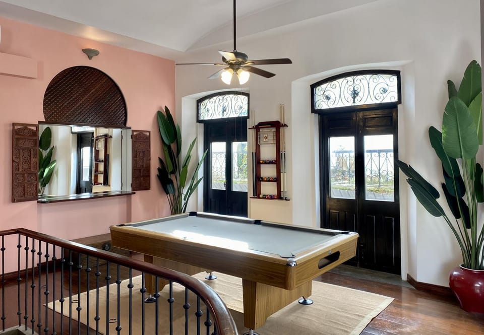 Communal lounge/ TV room, Billiard, Living room