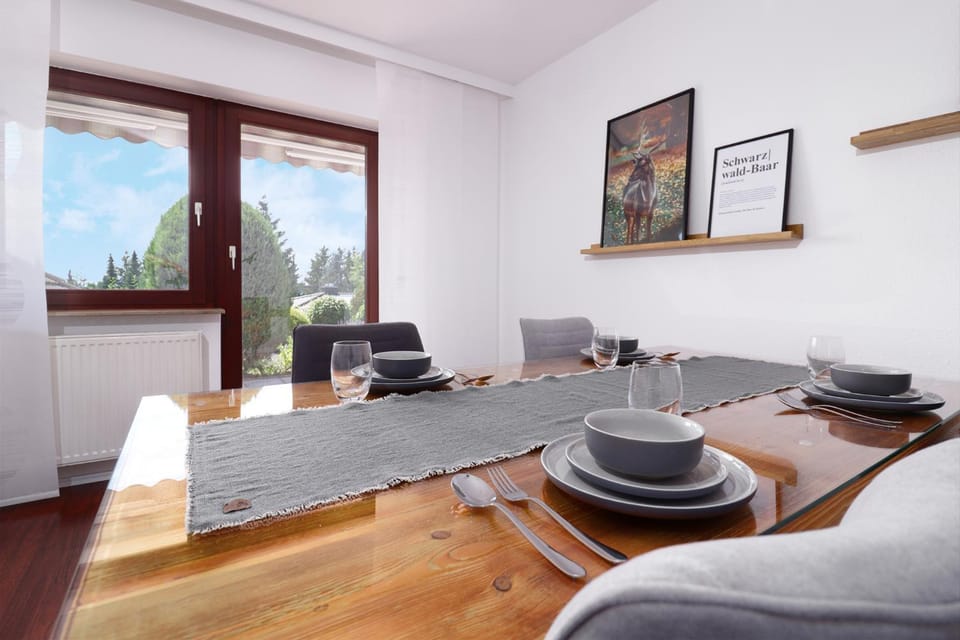 Seating area, Dining area, Food