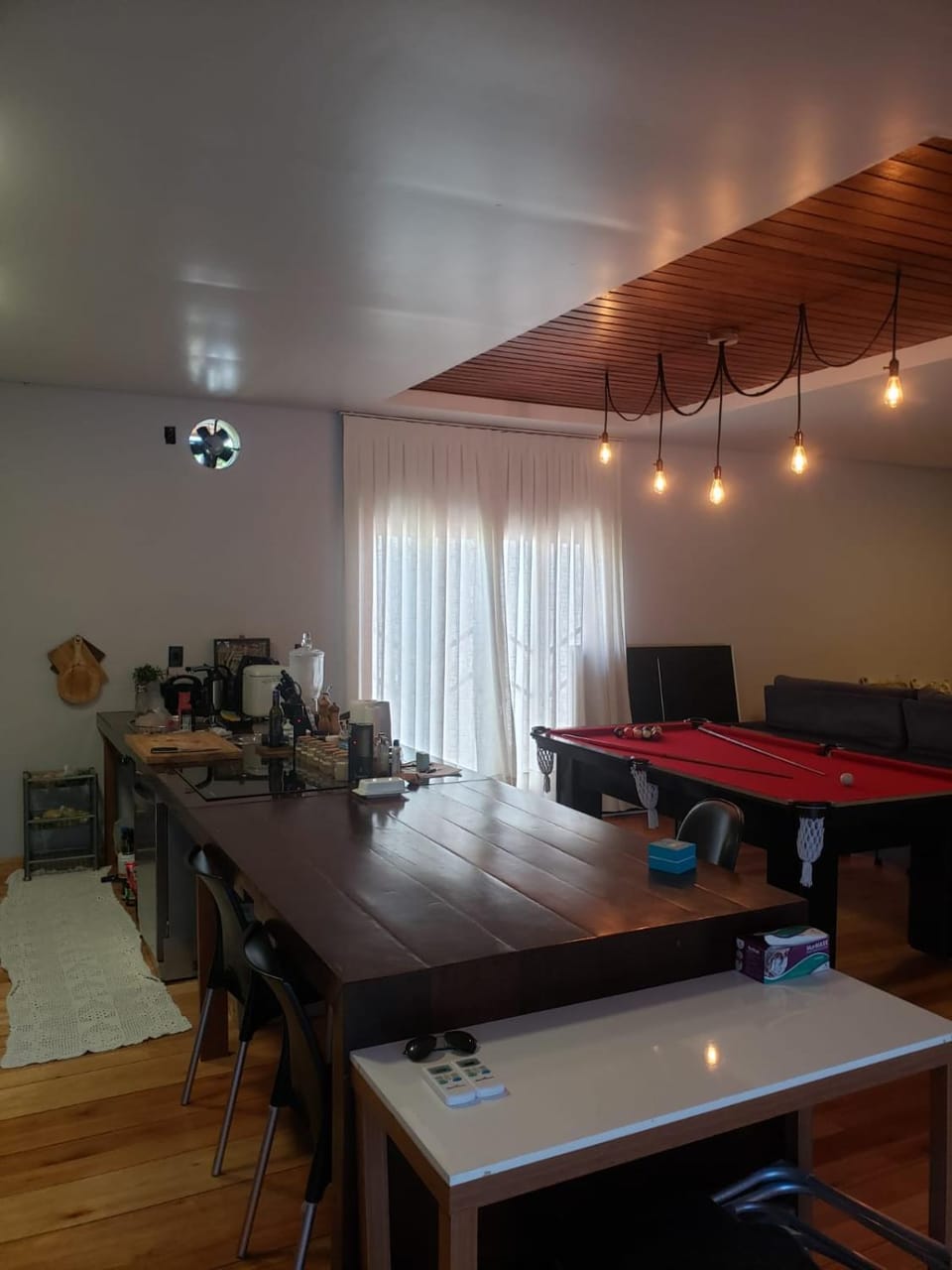 Table tennis, kitchen