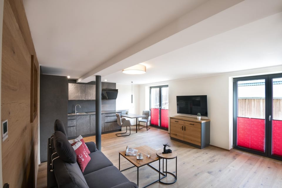 TV and multimedia, Living room, Dining area