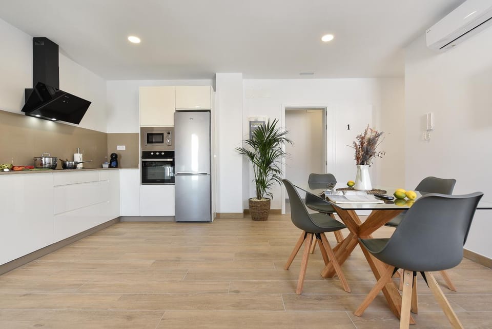 TV and multimedia, Kitchen or kitchenette, Dining area, pet friendly, stove