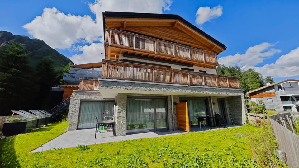 Property building, Garden