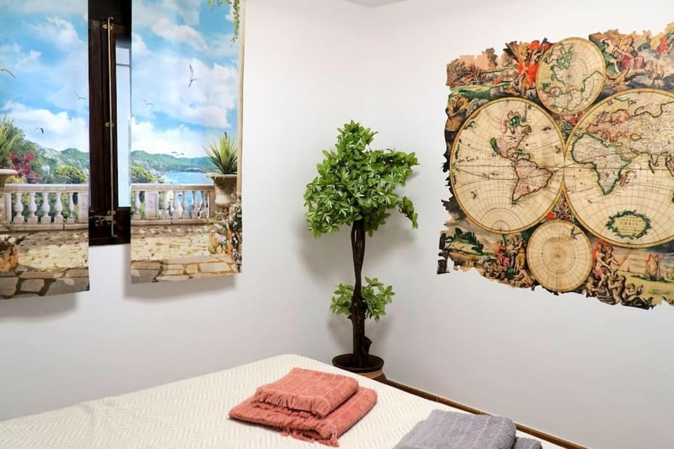 Photo of the whole room, Decorative detail, Bedroom