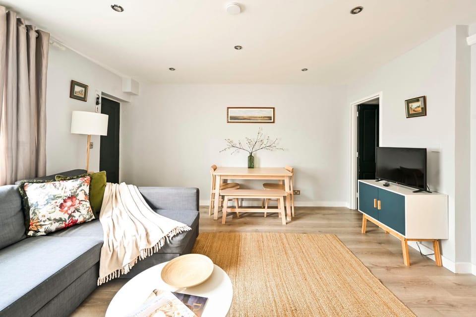 Spacious beautiful flat with private patio - Chelsea Apartment in London