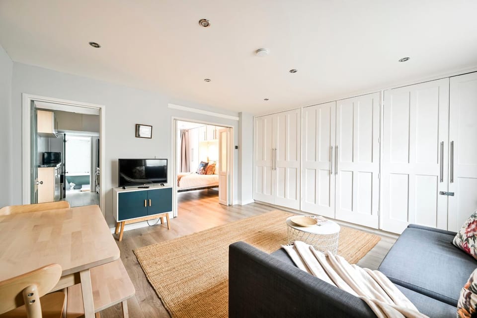 Spacious beautiful flat with private patio - Chelsea Apartment in London