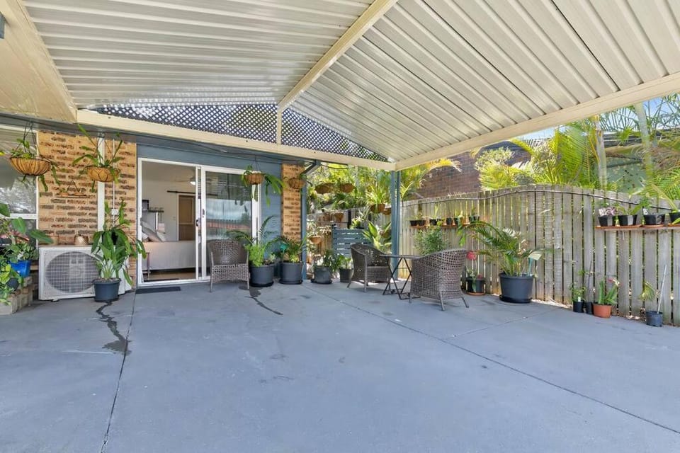 The Brick Batch - holiday unit! Apartment in Sandstone Point
