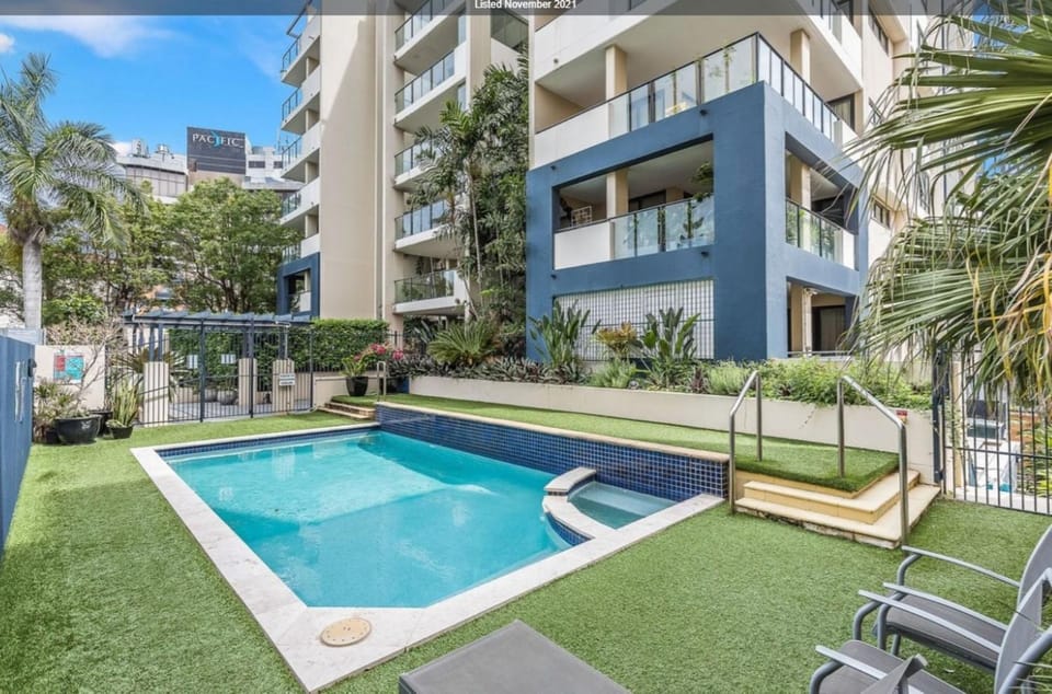 Central Springs Haven Pool & Parking Apartment in Brisbane City