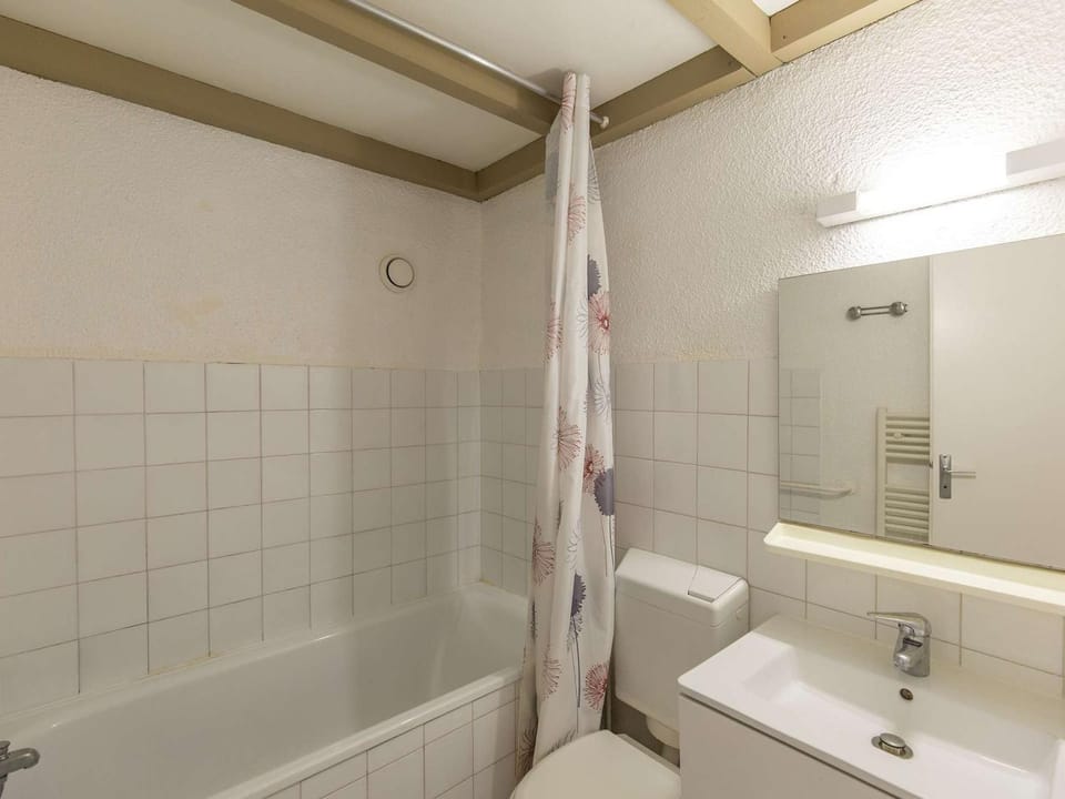 **Charmant logement à Cauterets avec balcon, proche des pistes et randonnées** - FR-1-401-253 Apartment in Cauterets