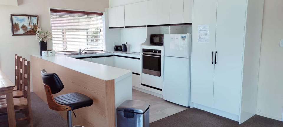 Kitchen or kitchenette, dishwasher, minibar, pet friendly, stove, toaster
