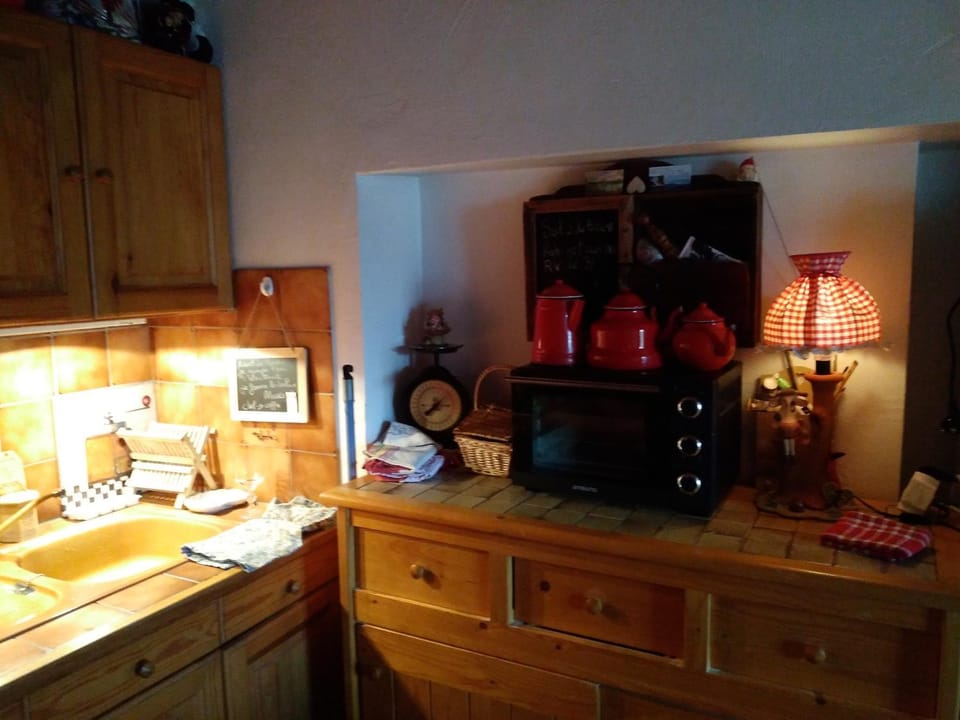 Kitchen or kitchenette