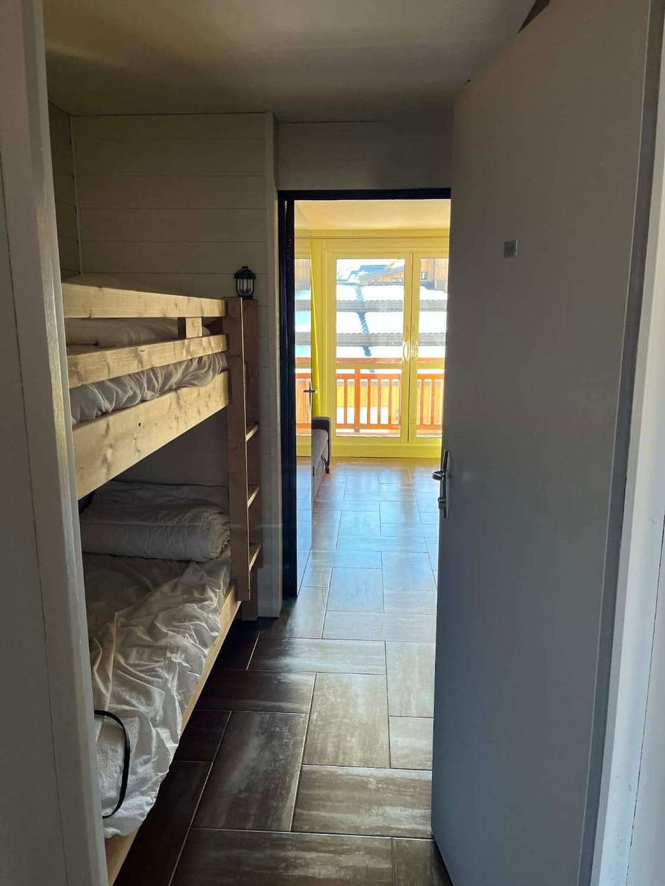 Bedroom, bunk bed