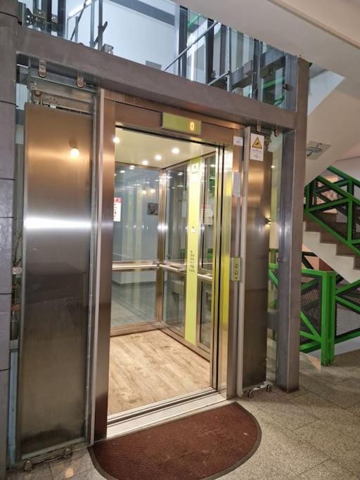 elevator