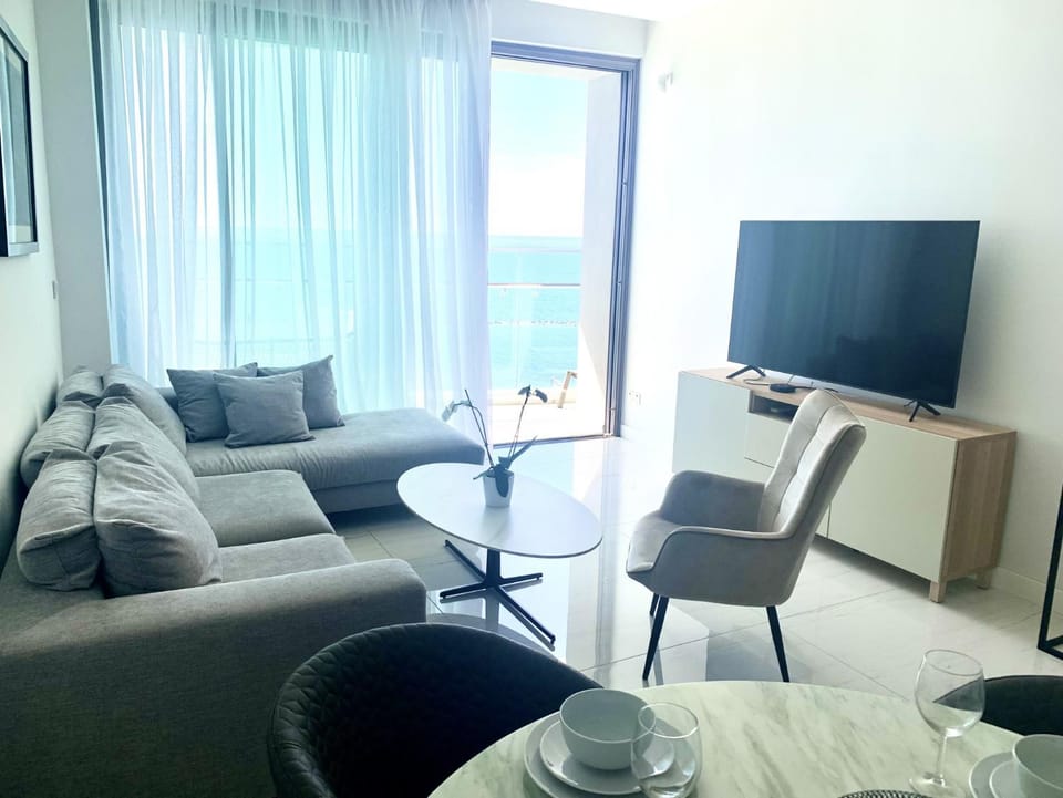 View (from property/room), Living room, Swimming pool