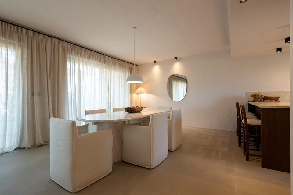 Living room, Seating area, Dining area