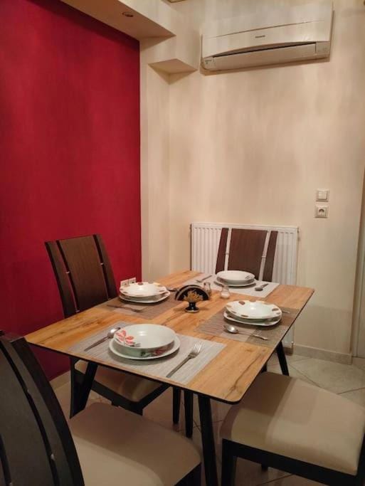 Living room, Seating area, Dining area, air conditioner