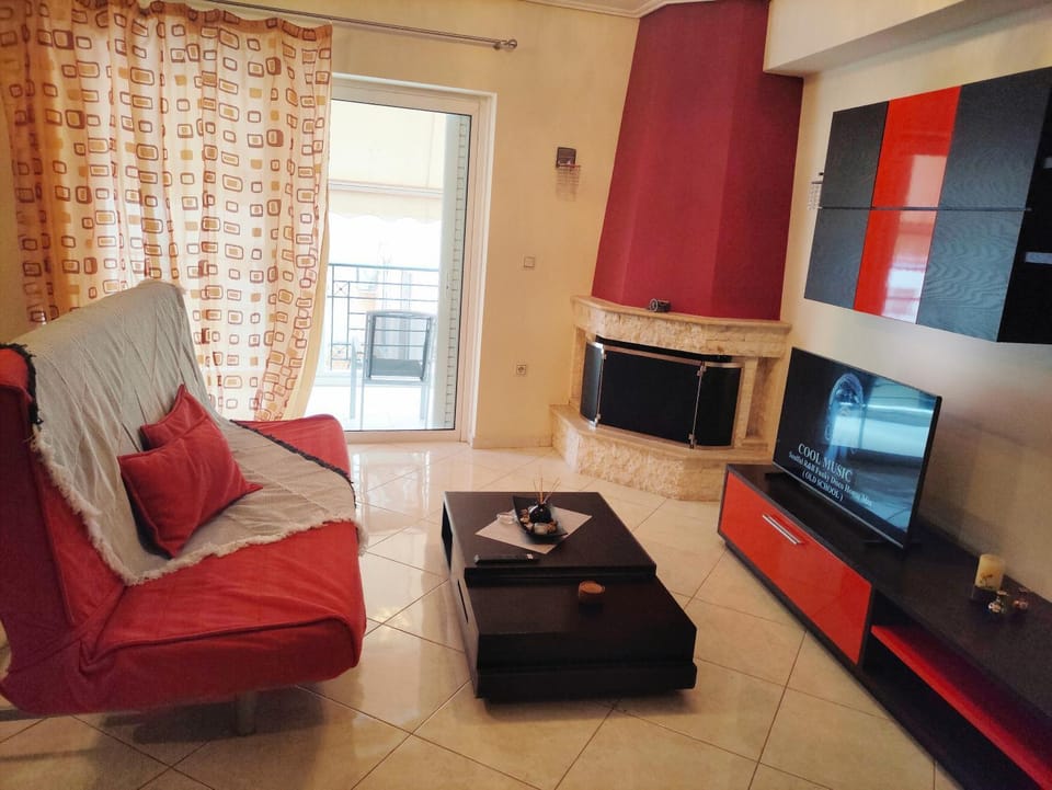 2BR with balcony, 5min Metro Athens 15min to center Apartment in Athens