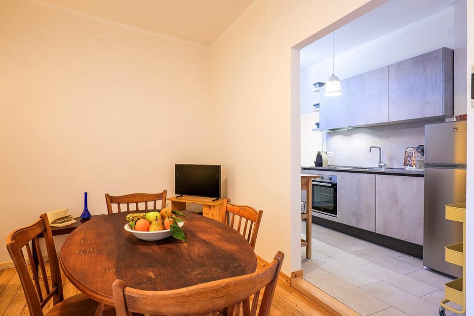 TV and multimedia, Dining area