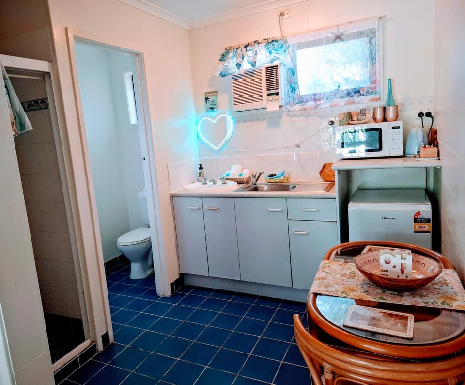 Bargara Beach Motor Inn budget accommodation pet friendly on application Motel in Bargara