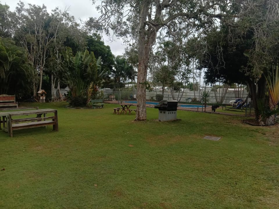 Bargara Beach Motor Inn budget accommodation pet friendly on application Motel in Bargara