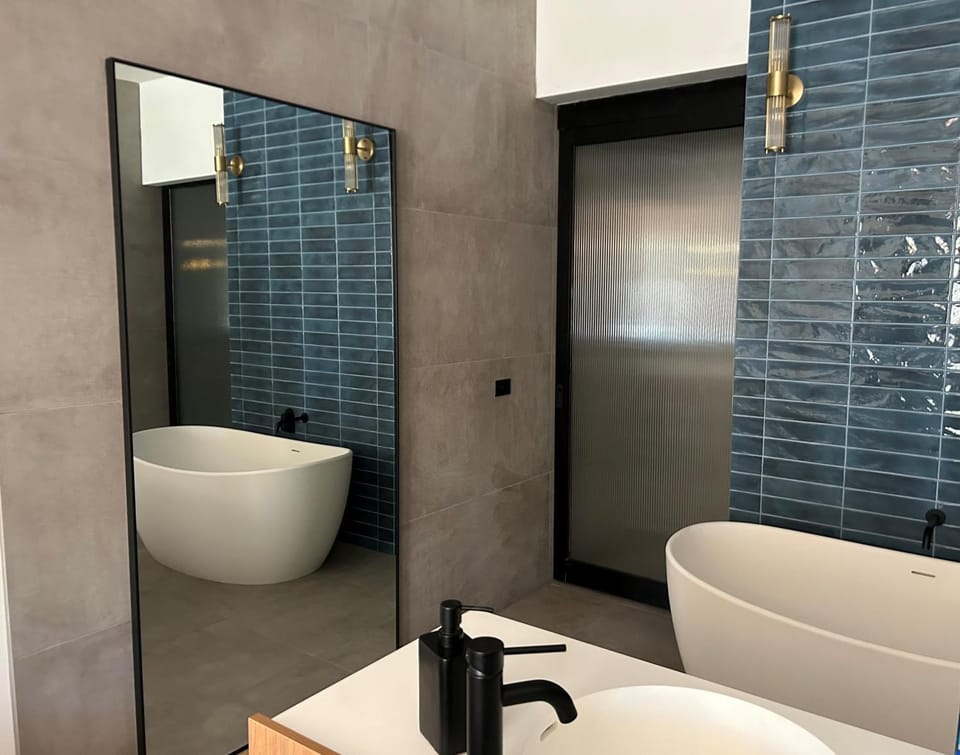 Bathroom, Bath