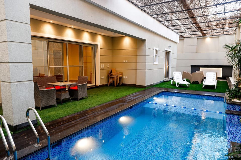 Pool view, Swimming pool