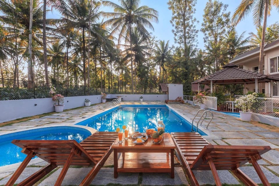 Swimming pool, Swimming pool