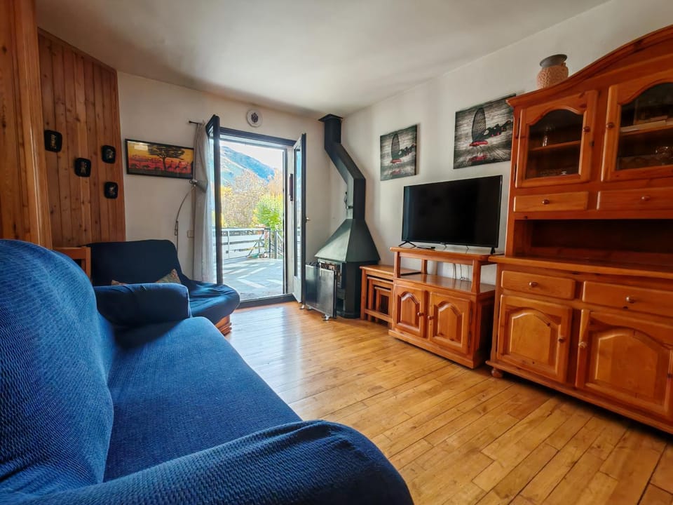 Chimenea, terraza y parking- Tu refugio acogedor - Besiberri 3 Apartment in Pla de l'Ermita