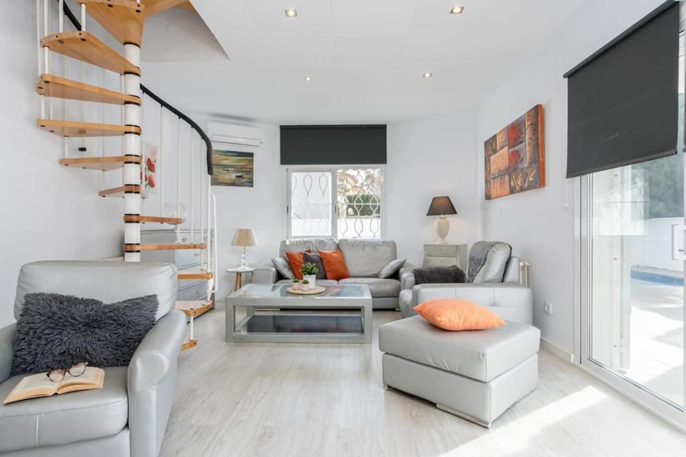 Piscina, mar y centro – Casa ideal para familias Villa in Alt Empordà