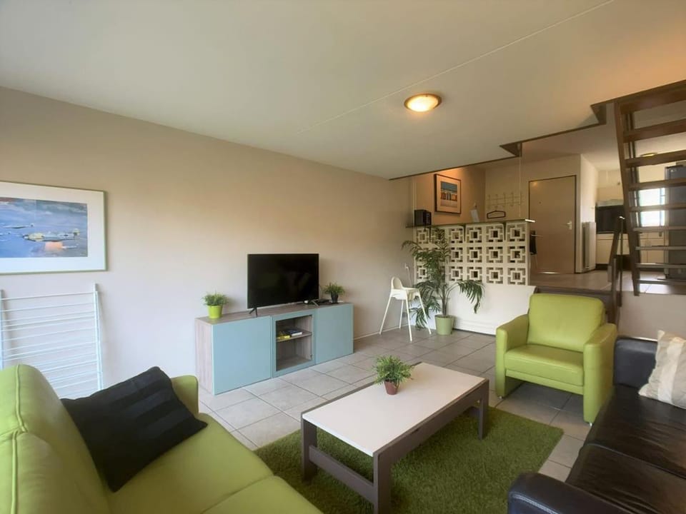 TV and multimedia, Seating area