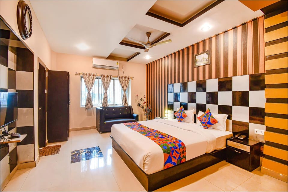 Bed, TV and multimedia, Bedroom, wardrobe, air conditioner