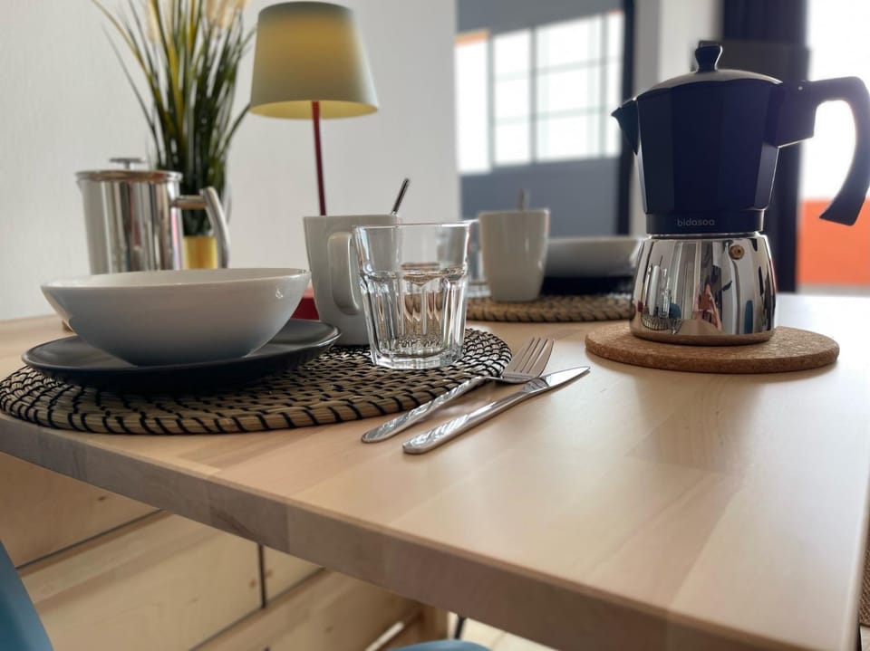 Coffee/tea facilities, Dining area