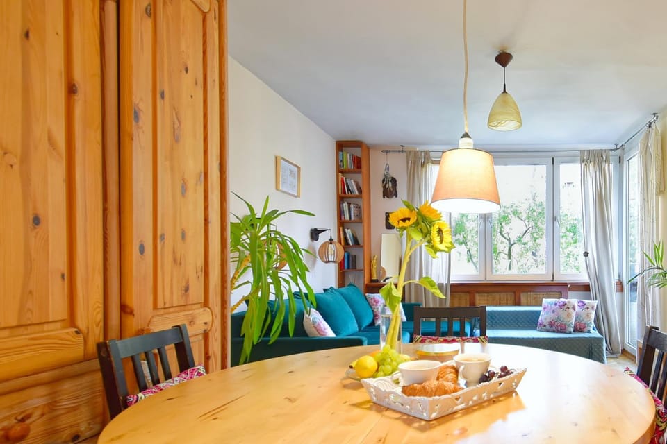 Living room, Decorative detail, Dining area, Italian breakfast