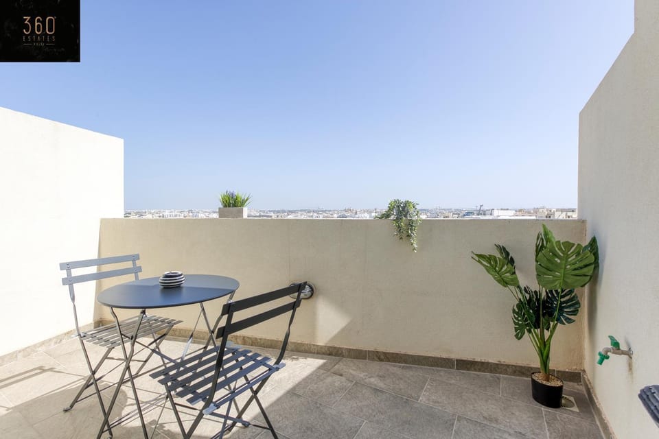 Patio, Day, Natural landscape, View (from property/room), Balcony/Terrace, Dining area, Sea view