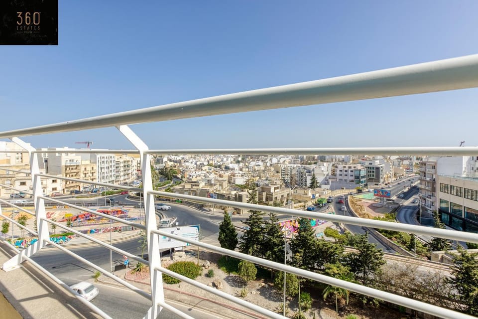 Day, Neighbourhood, Bird's eye view, City view, Location