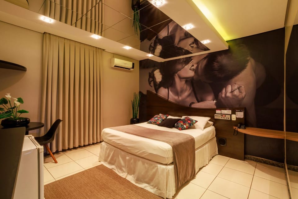 Bed, Photo of the whole room, Bedroom, air conditioner