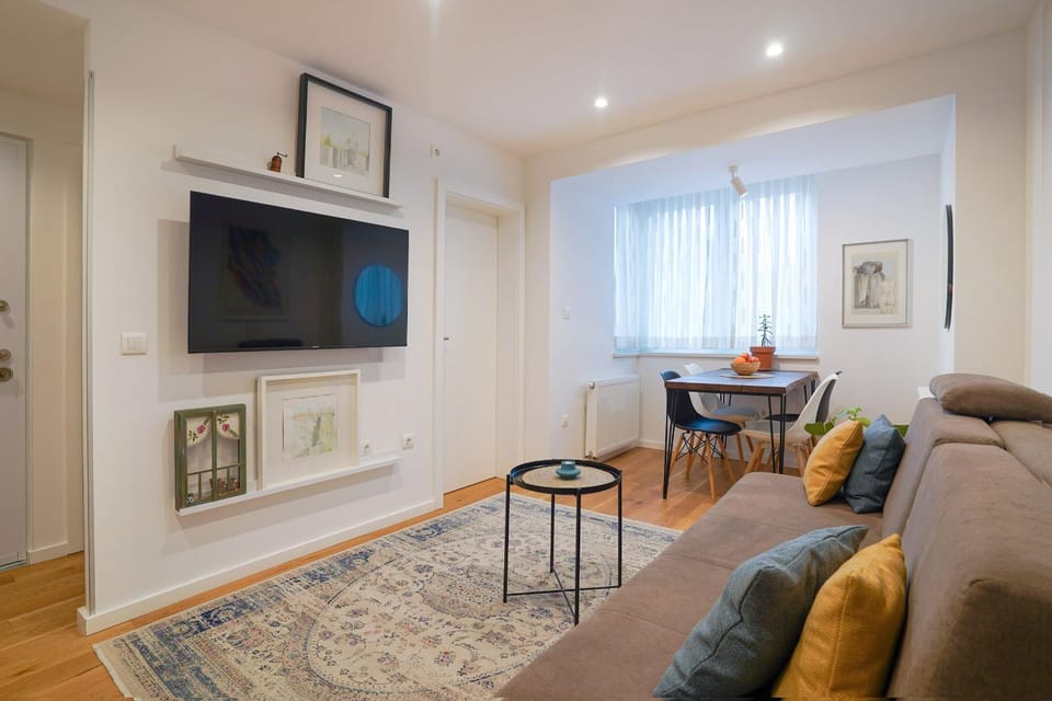 TV and multimedia, Living room, Seating area