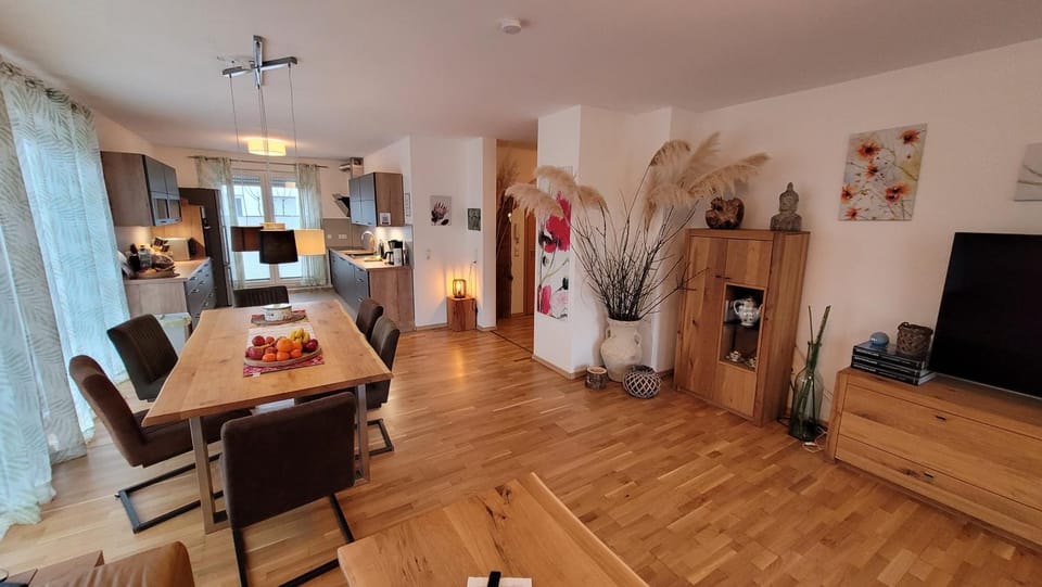 Communal lounge/ TV room, Kitchen or kitchenette, Living room, Dining area, Evening entertainment