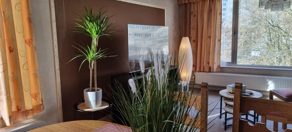 SUPERB FLAT WITH 3 BEDROOMS PARKING AND BALCONy Apartment in Antwerp