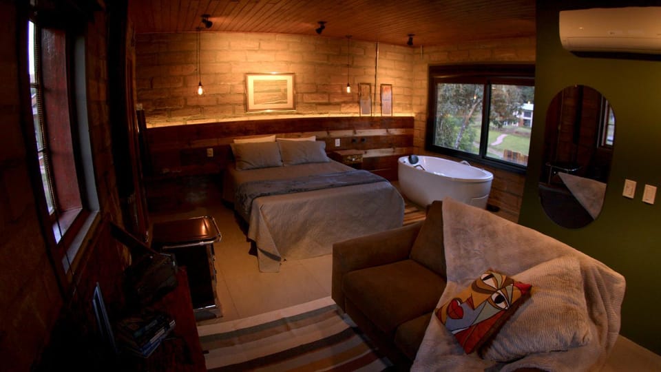 Hot Tub, Living room, Bedroom