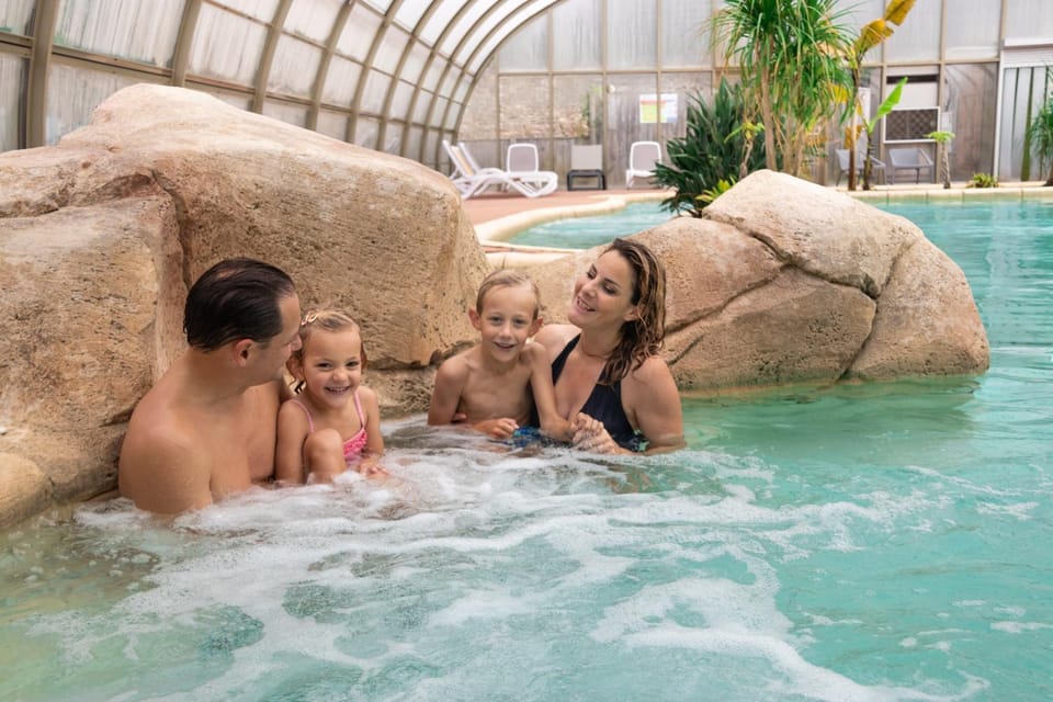 Hot Tub, Swimming pool