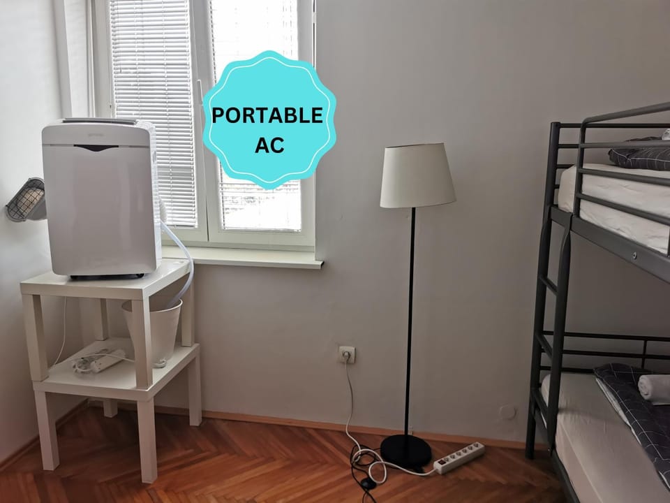 Bedroom, air conditioner