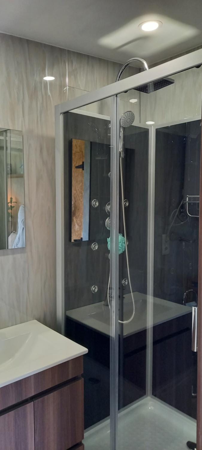Shower, Bathroom