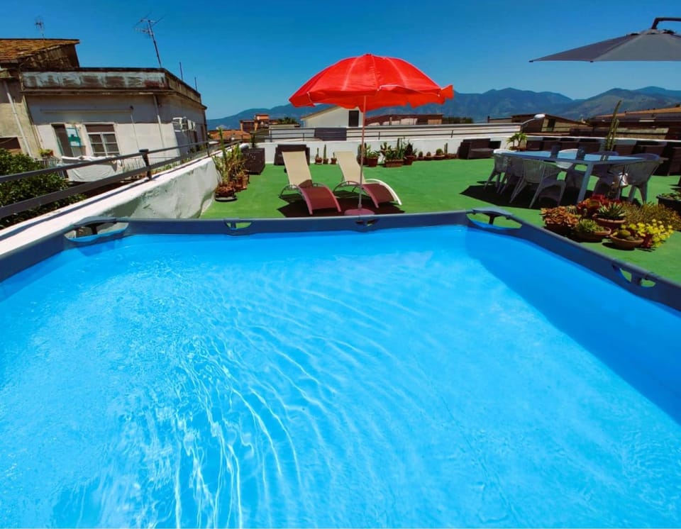 Palazzo Di Donna panoramic terraces and private parking strategic to Amalfi Coast, Pompei, Napoli House in Campania