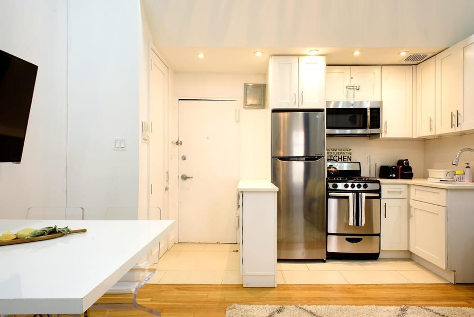 62-2B Renovated 1BR in Prime Upper East Side Apartment in Upper East Side