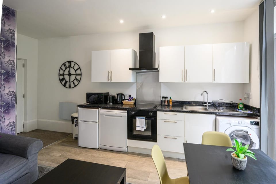 Kitchen or kitchenette, Living room, Decorative detail, Seating area, Dining area, microwave, pet friendly, stove, toaster, washing machine, kitchen