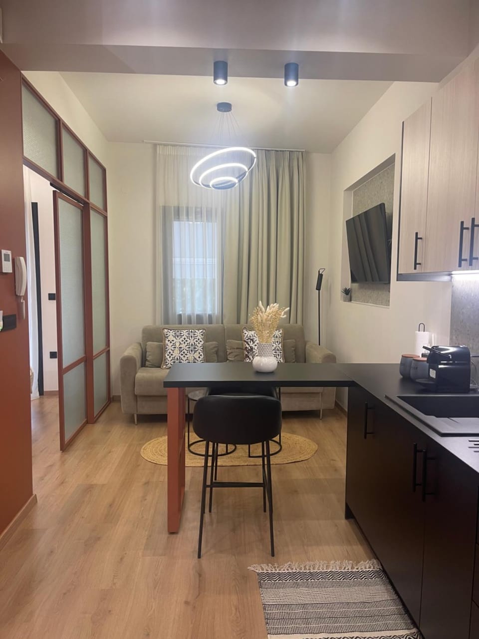 TV and multimedia, Kitchen or kitchenette, Dining area