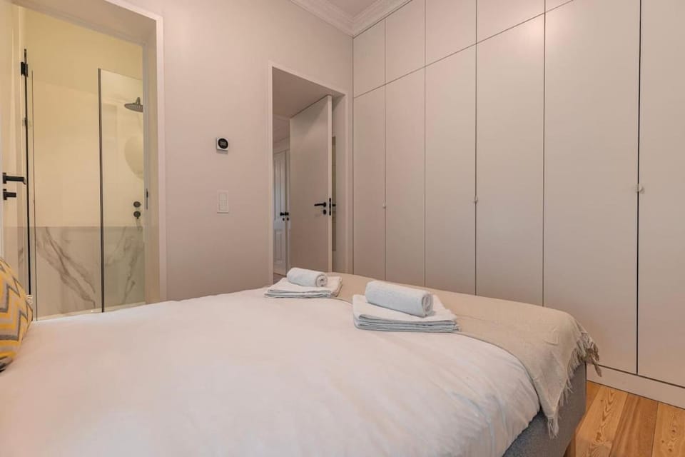 Bed, Bathroom, Bedroom, towels, wardrobe
