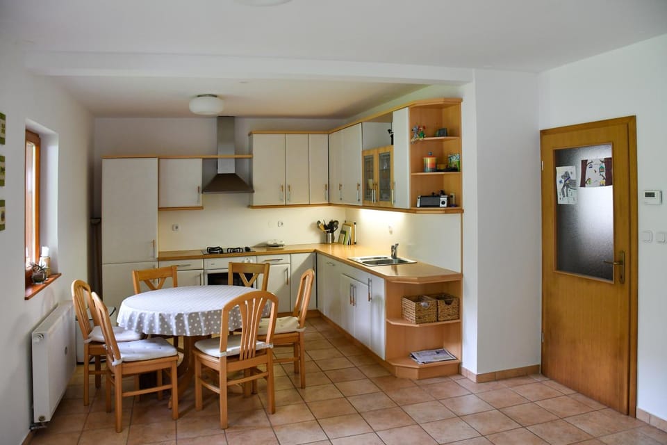 Dining area, kitchen