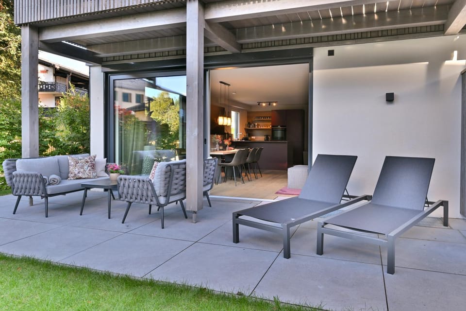 Day, Garden, Balcony/Terrace, Seating area, Dining area, Garden view, Sunrise, Sunset, sunbed